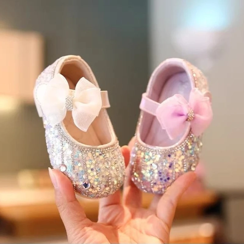 Toddlers Girls Sequins Shoes Sweet Bow Children Princess Flats Shoes Lightweight Non-slip Kids Fashion Causal Mary Jane Shoes
Toddlers Girls Sequins Shoes Sweet Bow Children Princess Flats Shoes Lightweight Non-slip Kids Fashion Causal Mary Jane Shoes