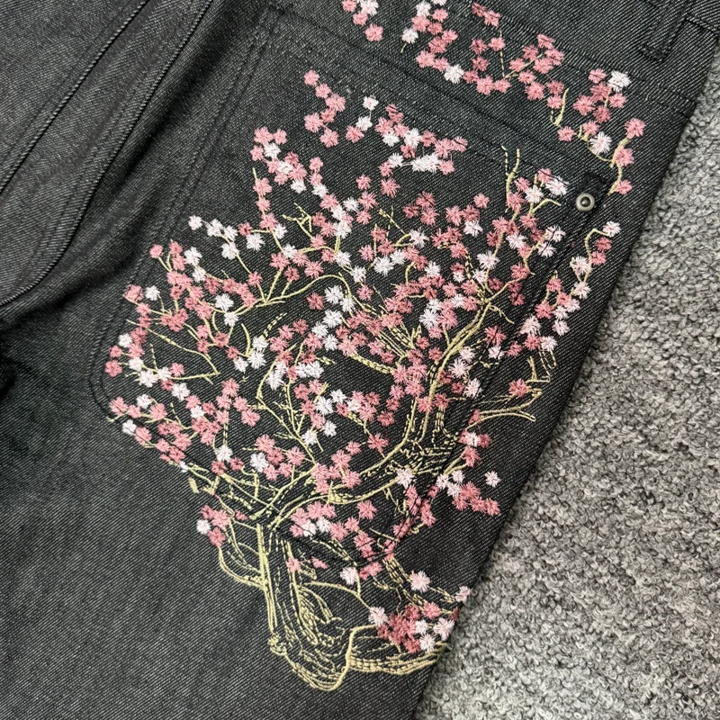 High-quality Trendy Retro Embroidered Print Men's Women's Derchutze Denim Shorts
High-quality Trendy Retro Embroidered Print Men's Women's Derchutze Denim Shorts