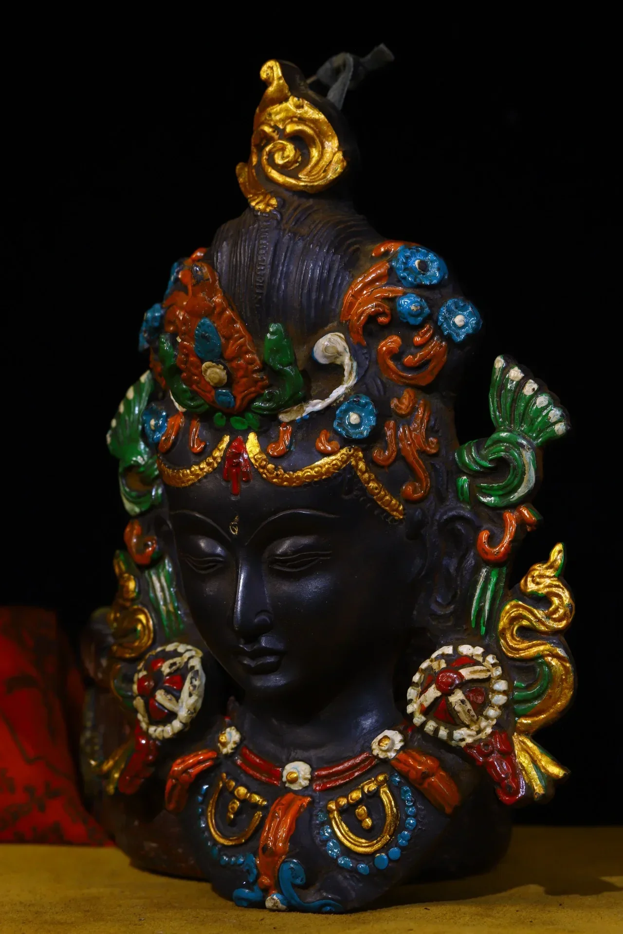 8"Tibetan Temple Collection Old Bronze Cinnabar Painted Green Tara Buddha Head Mask hanging screen Worship Hall Town house 
8"Tibetan Temple Collection Old Bronze Cinnabar Painted Green Tara Buddha Head Mask hanging screen Worship Hall Town house