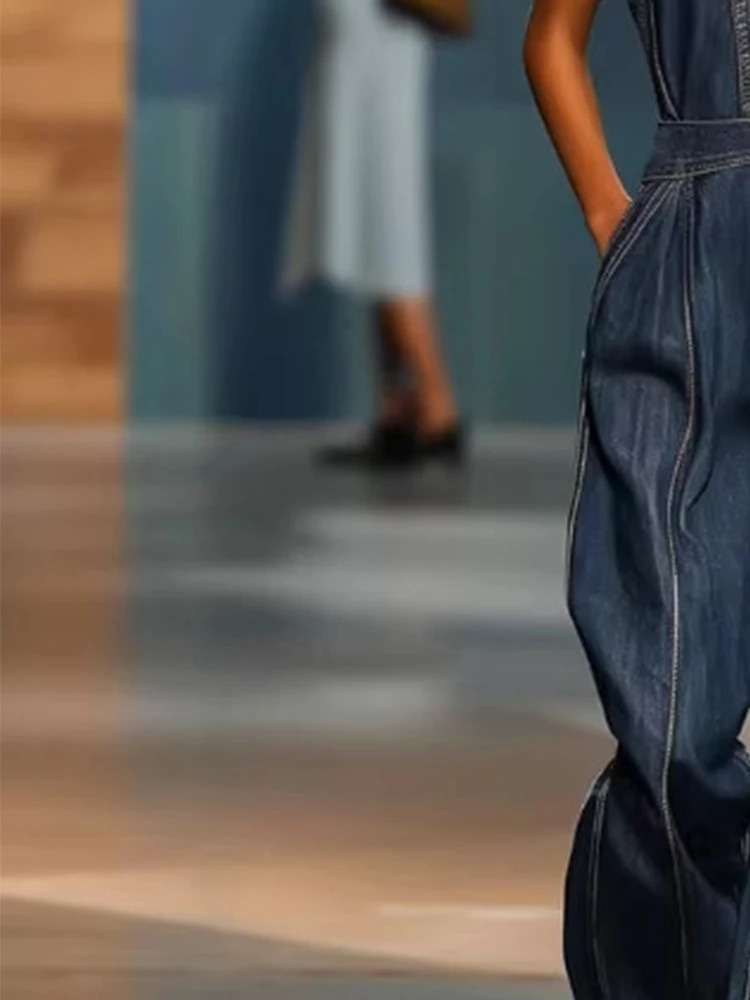 Women's Faux Denim Halter Neck Jumpsuit Sexy Deep V-Neck Sleeveless High Waist Wide Leg Casual Streetwear Romper with Pockets
Women's Faux Denim Halter Neck Jumpsuit Sexy Deep V-Neck Sleeveless High Waist Wide Leg Casual Streetwear Romper with Pockets