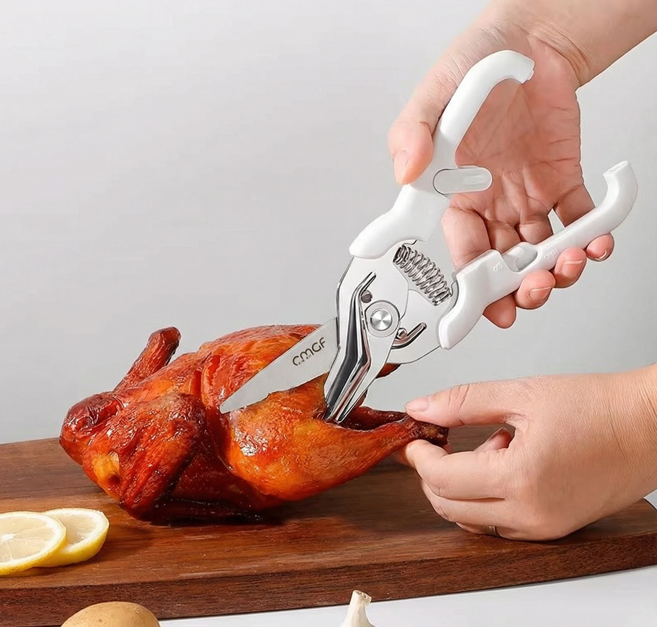 Немецкие кухонные ножницы из нержавеющей стали - усиленные, для разделки птицы, продуктов и барбекю C2612
Немецкие кухонные ножницы из нержавеющей стали - усиленные, для разделки птицы, продуктов и барбекю C2612