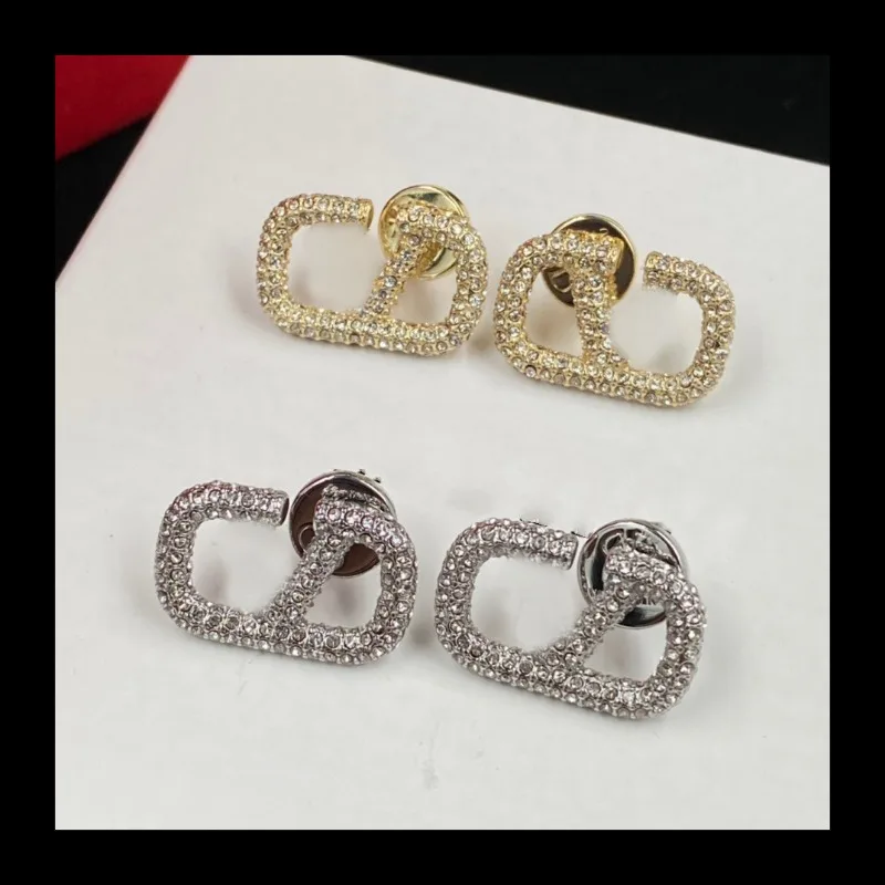 Stud Earrings Letter V Stud Earrings High Version Design Sense Classic Earrings Fashion Versatile Stud Earrings Women
Stud Earrings Letter V Stud Earrings High Version Design Sense Classic Earrings Fashion Versatile Stud Earrings Women