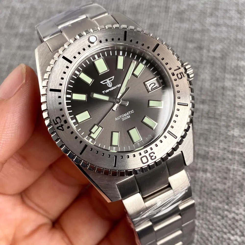 40mm Grey Tandorio Green Luminous 20ATM Waterproof Dive 62MAS NH35Automatic Men Watch Silver Insert Sapphire 120 Click Bezel
40mm Grey Tandorio Green Luminous 20ATM Waterproof Dive 62MAS NH35Automatic Men Watch Silver Insert Sapphire 120 Click Bezel