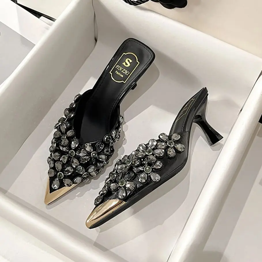 Летние женские туфли на высоком каблуке больших размеров, модные женские шлепанцы с камнями, туфли-мюли с острым носком, дизайнерские сексуальные туфли для вечеринок
Летние женские туфли на высоком каблуке больших размеров, модные женские шлепанцы с камнями, туфли-мюли с острым носком, дизайнерские сексуальные туфли для вечеринок