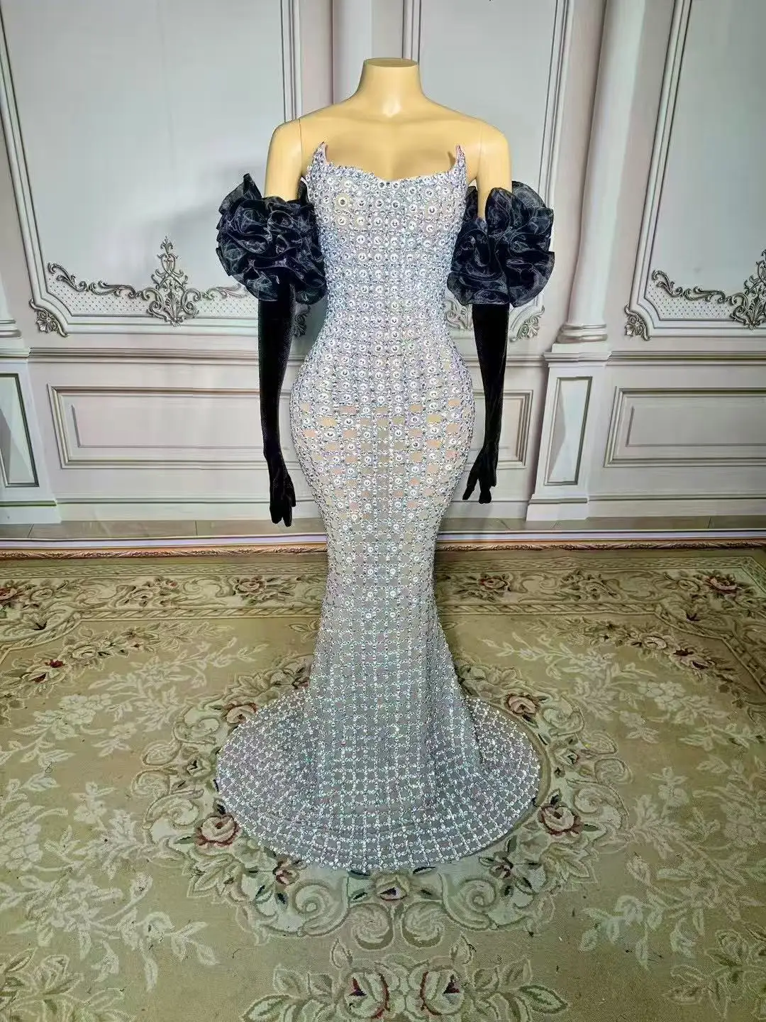 MisShow Customized Evening Dresses Black Girl's Crystal Beaded Fishtail Gown | Dramatic Ruffle Sleeves & Gloves for Gala Events
MisShow Customized Evening Dresses Black Girl's Crystal Beaded Fishtail Gown | Dramatic Ruffle Sleeves & Gloves for Gala Events