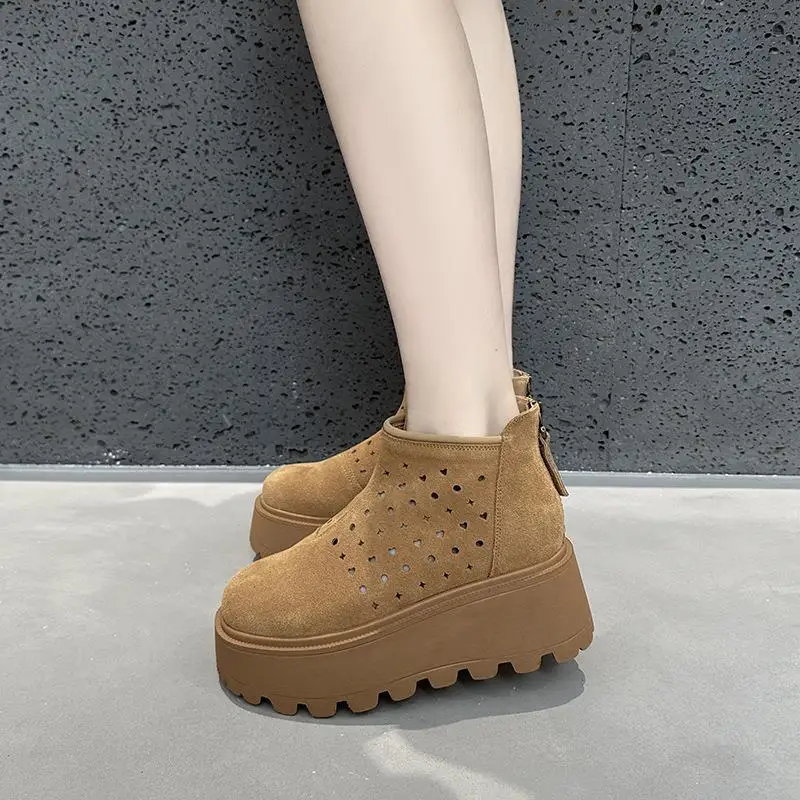 Leather Hollow out Breathable Thick Bottom Platform Short Boots Korean Style Low Top Fashion Boots Summer Flat Heel round Toe
Leather Hollow out Breathable Thick Bottom Platform Short Boots Korean Style Low Top Fashion Boots Summer Flat Heel round Toe