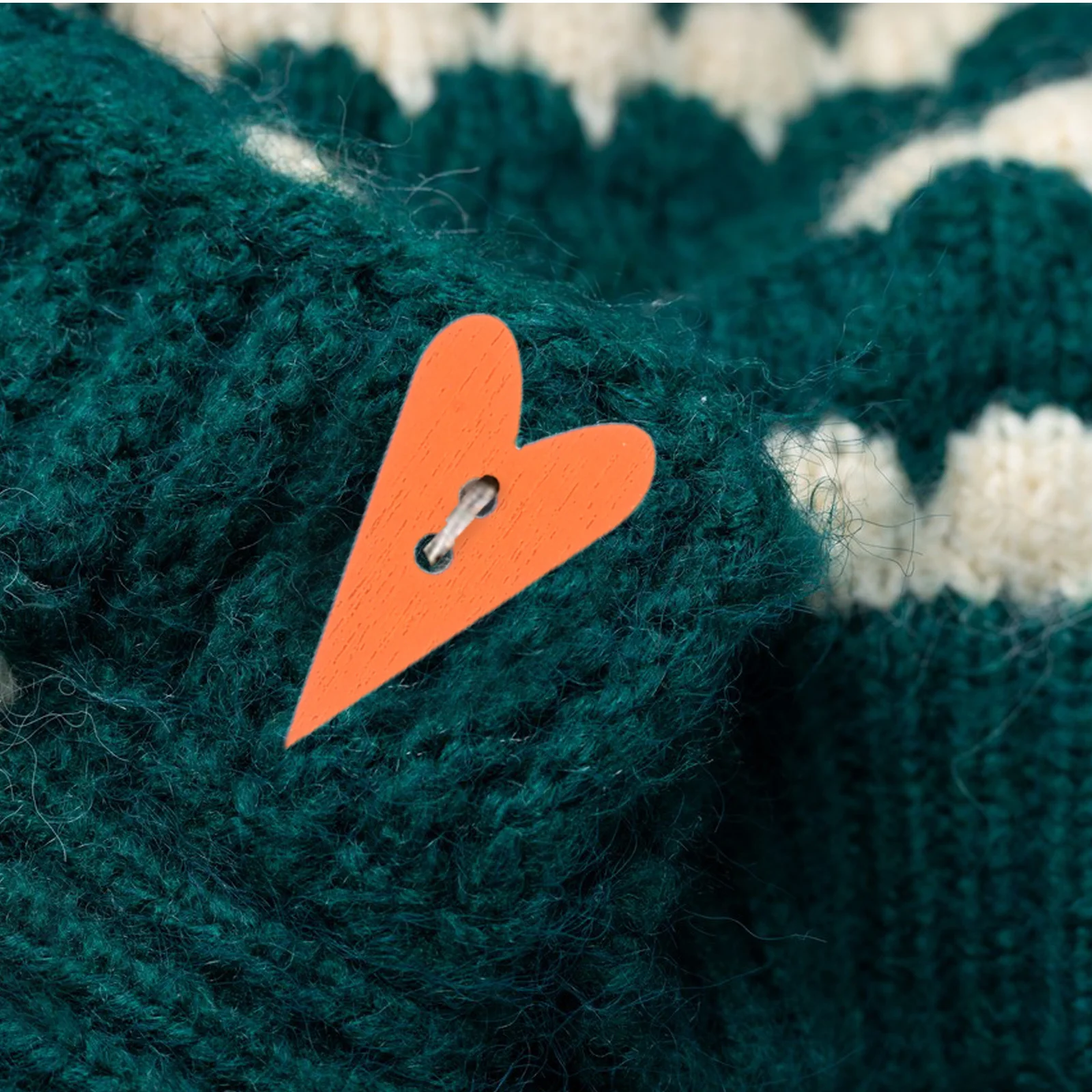 500Pcs Colorful Heart Shaped Wooden Buttons DIY Sewing Accessories Unique Design for Crafts Clothing Bags Heart Buttons Bulk
500Pcs Colorful Heart Shaped Wooden Buttons DIY Sewing Accessories Unique Design for Crafts Clothing Bags Heart Buttons Bulk