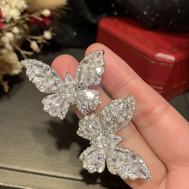 Серьги-гвоздики для женщин, с имитацией бриллиантов, в форме бабочки, с серебряной иглой S925, романтические, изысканные ювелирные изделия, модный аксессуар, серьги-подвески для девушек на вечеринку
Серьги-гвоздики для женщин, с имитацией бриллиантов, в форме бабочки, с серебряной иглой S925, романтические, изысканные ювелирные изделия, модный аксессуар, серьги-подвески для девушек на вечеринку