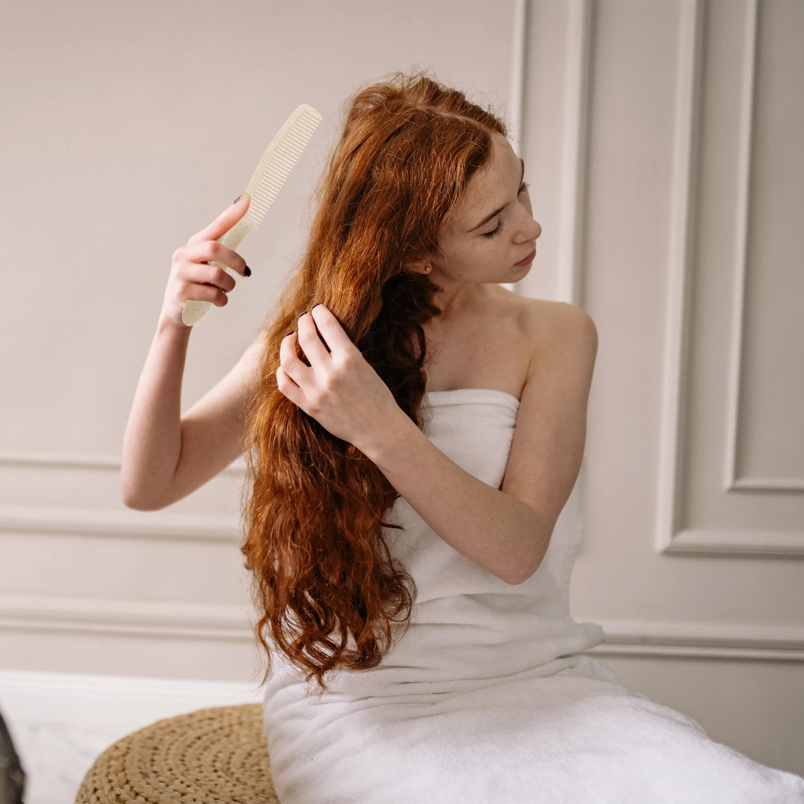 50Sets Plastic Hair Combs Disposable Detangling Comb with Comfort Handle for Haircut Dyeing Travel Essential Tool
50Sets Plastic Hair Combs Disposable Detangling Comb with Comfort Handle for Haircut Dyeing Travel Essential Tool