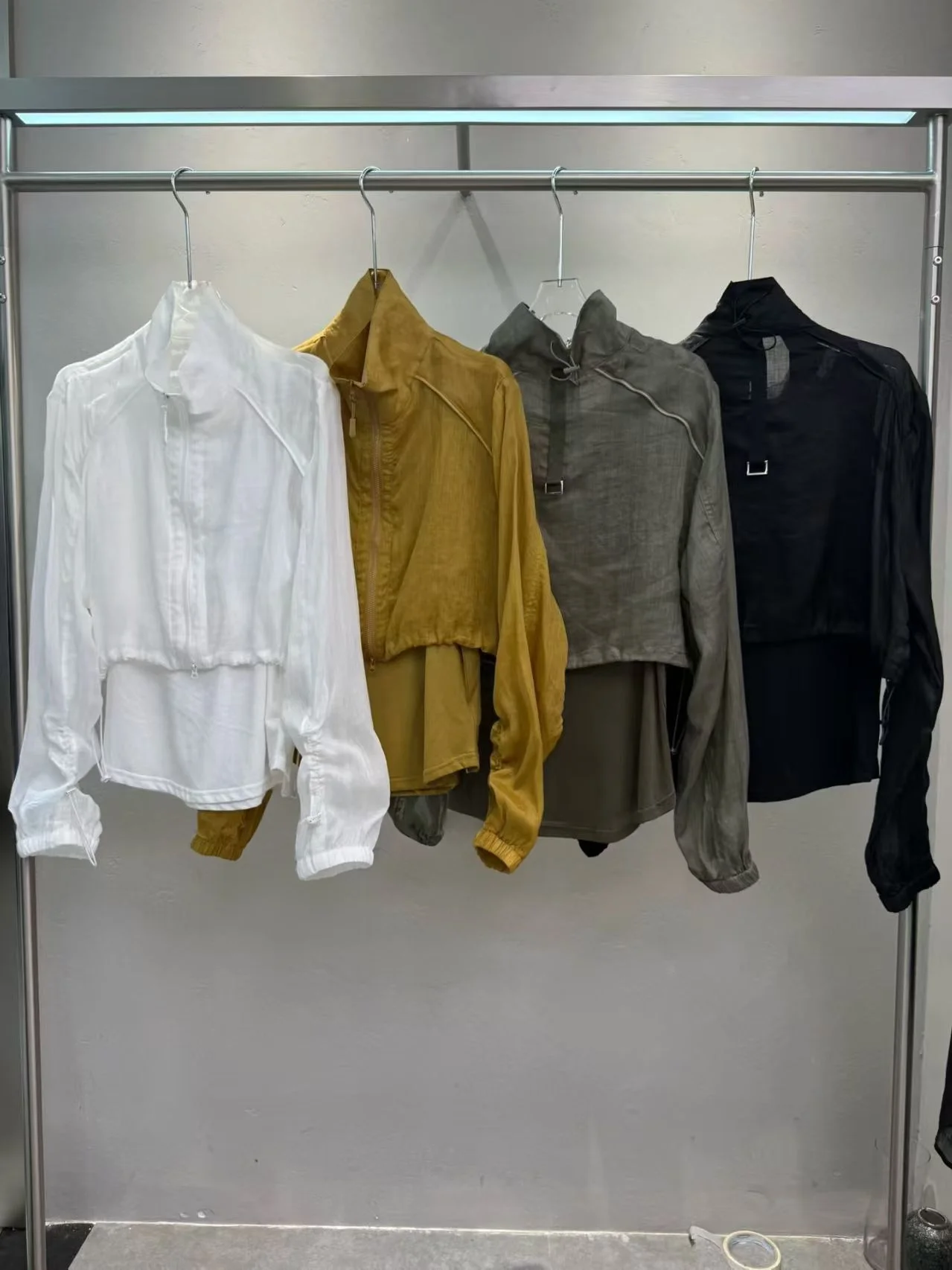 Summer Casual Lightweight Zipper Neck Sun Protection Jacket Women's Simple Style Outerwear Fashion Open Cardigan Top
Summer Casual Lightweight Zipper Neck Sun Protection Jacket Women's Simple Style Outerwear Fashion Open Cardigan Top