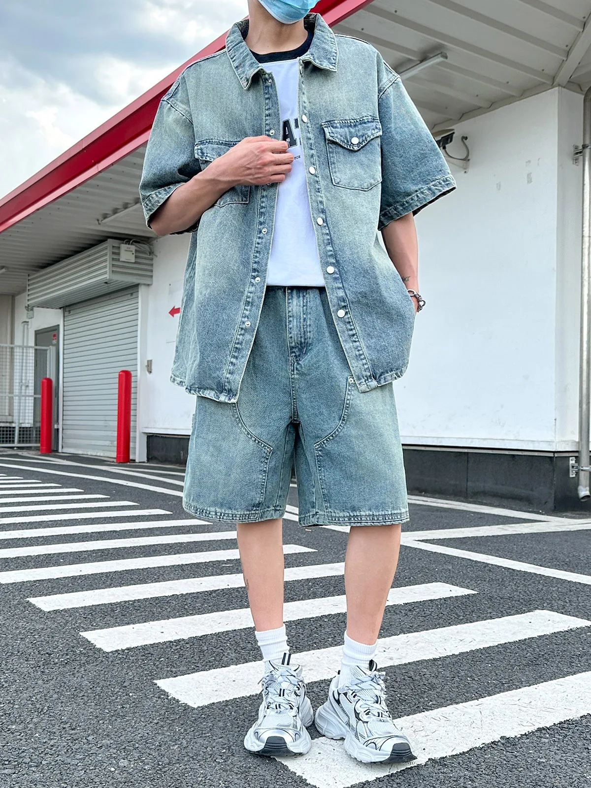 Heavyweight Washed Vintage Denim Shorts Set Loose Fit Short Sleeve Shoulder Pad Shirt Two Piece Set Trendy Summer Youthwear
Heavyweight Washed Vintage Denim Shorts Set Loose Fit Short Sleeve Shoulder Pad Shirt Two Piece Set Trendy Summer Youthwear