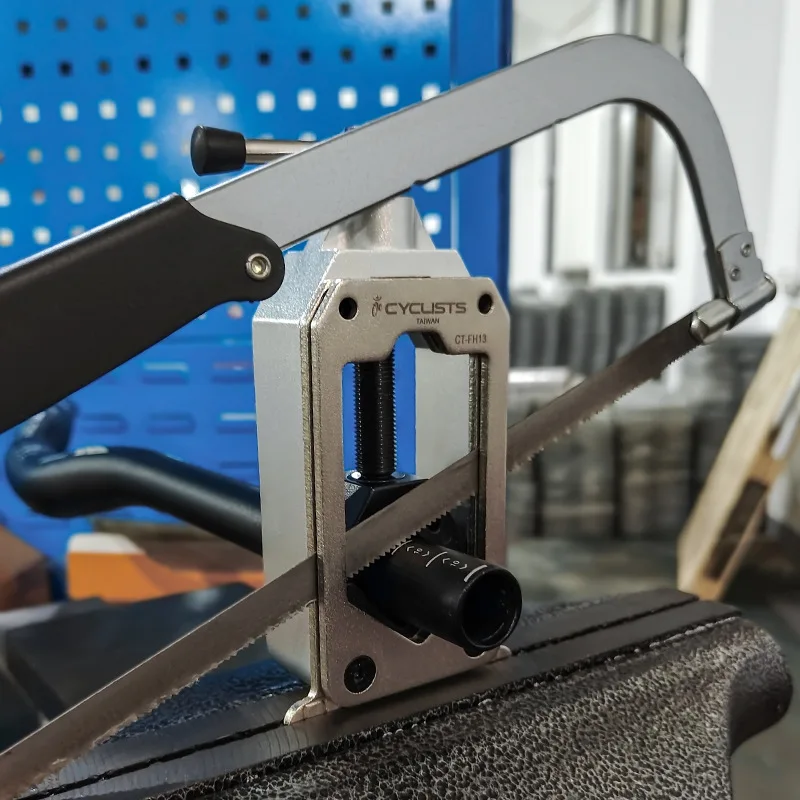 Bicycle fork cutting tool, road bike carbon fiber seat pole cutting and fixing device, handlebar seat pole shortening tool
Bicycle fork cutting tool, road bike carbon fiber seat pole cutting and fixing device, handlebar seat pole shortening tool