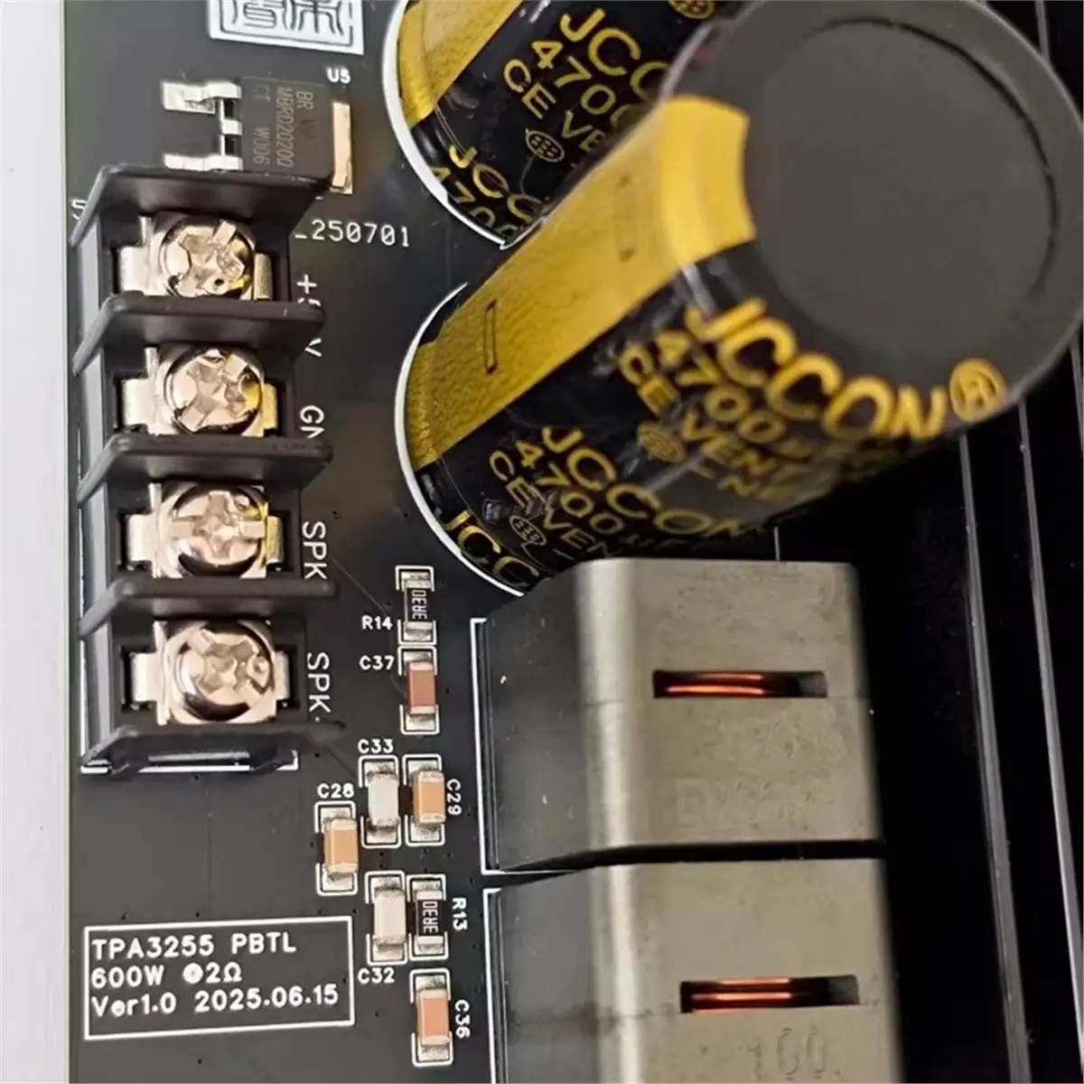 Upgrade B-063 TPA3255 Parallel High Power Amplifier Board 600W Mono PBTL XH2.54Mm 2PIN Connector-ABFT
Upgrade B-063 TPA3255 Parallel High Power Amplifier Board 600W Mono PBTL XH2.54Mm 2PIN Connector-ABFT