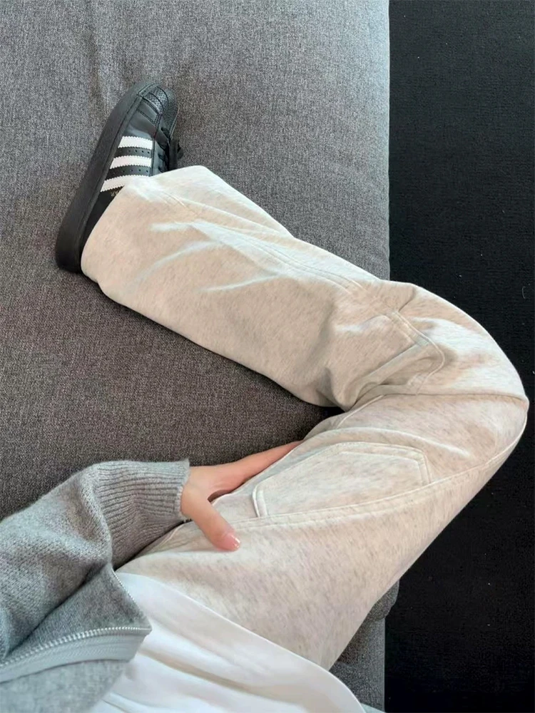 Cleanfit Men's Straight Leg Sweatpants Autumn Casual Trousers Pleated Diagonal Cut Loose Fit Comfortable Cotton Pants
Cleanfit Men's Straight Leg Sweatpants Autumn Casual Trousers Pleated Diagonal Cut Loose Fit Comfortable Cotton Pants