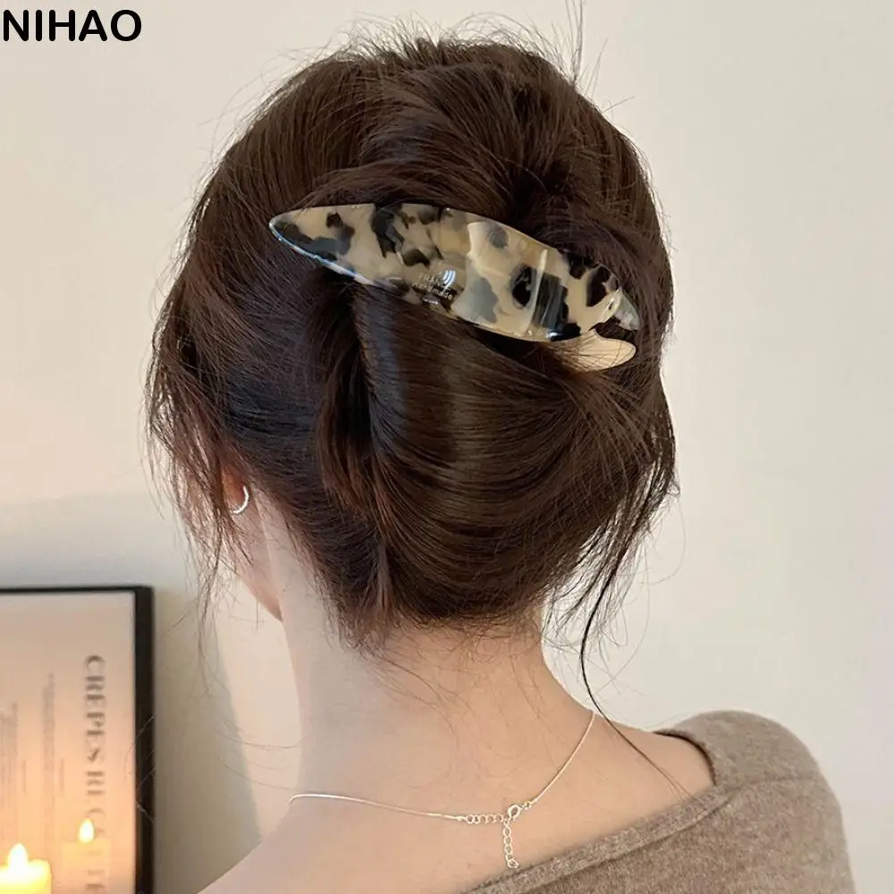 Retro Sweet Leopard Hair Clip Elegant Hair Accessories Acetic Acid Duckclip Headwear Acetate Kroean Style Barrettes Daily
Retro Sweet Leopard Hair Clip Elegant Hair Accessories Acetic Acid Duckclip Headwear Acetate Kroean Style Barrettes Daily