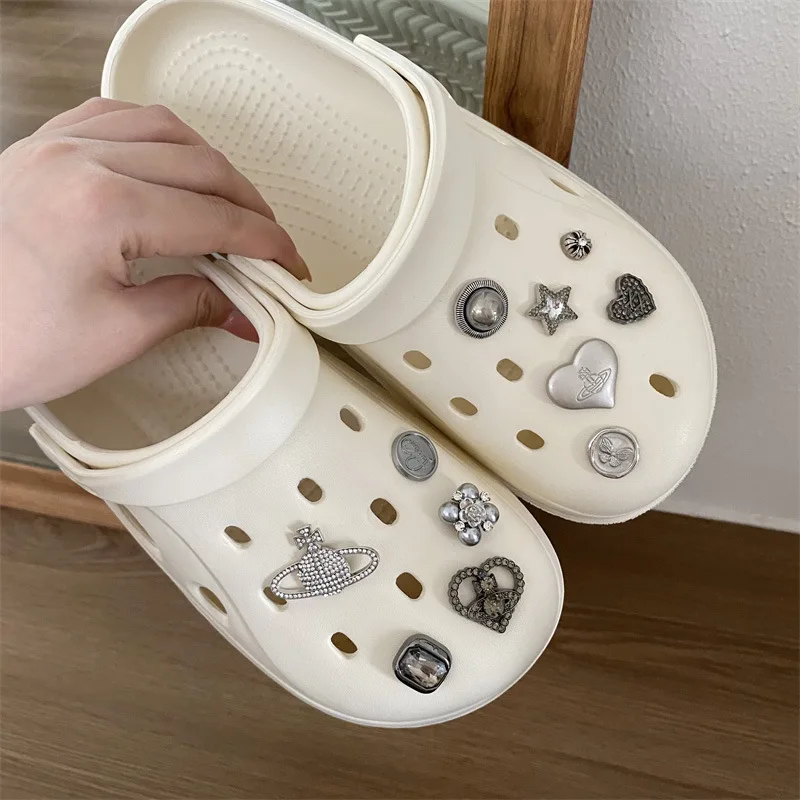 Dark Personality Hole Shoes Accessories Lost Saturn Alloy Three-Dimensional Shoe Flower Universal Detachable Premium Shoe Buckle
Dark Personality Hole Shoes Accessories Lost Saturn Alloy Three-Dimensional Shoe Flower Universal Detachable Premium Shoe Buckle