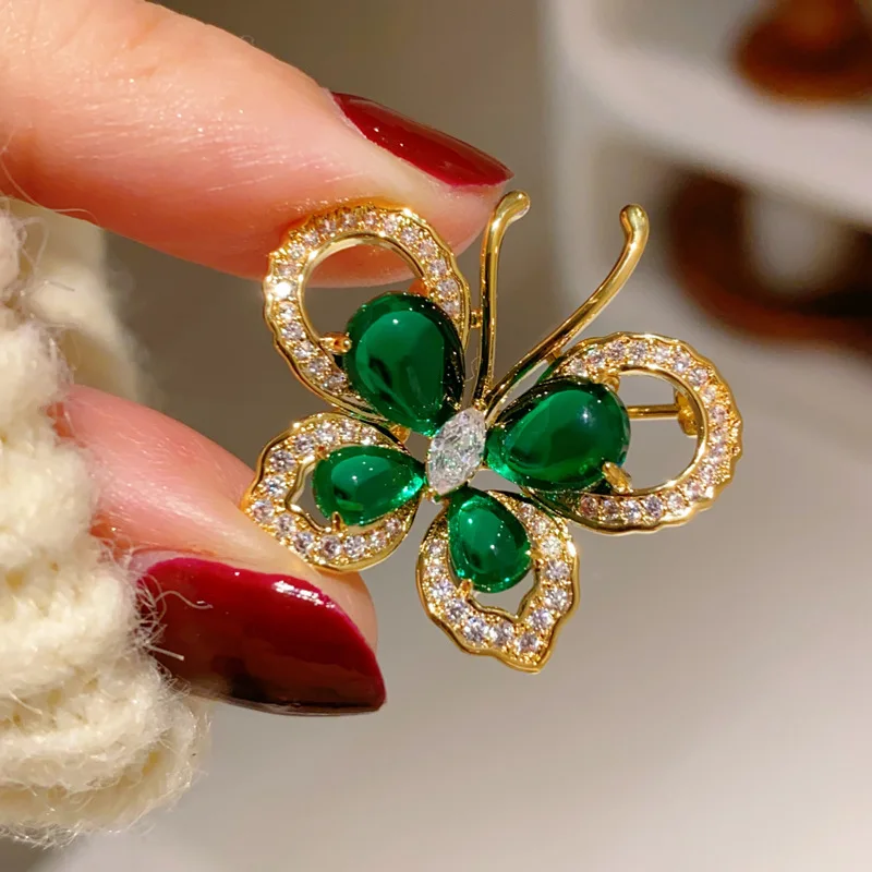 Graceful Butterfly Brooches for Women Beautiful Elegant Green Created Emerald Exquisite Collar Small Pin Buckle Fashion Jewelry
Graceful Butterfly Brooches for Women Beautiful Elegant Green Created Emerald Exquisite Collar Small Pin Buckle Fashion Jewelry