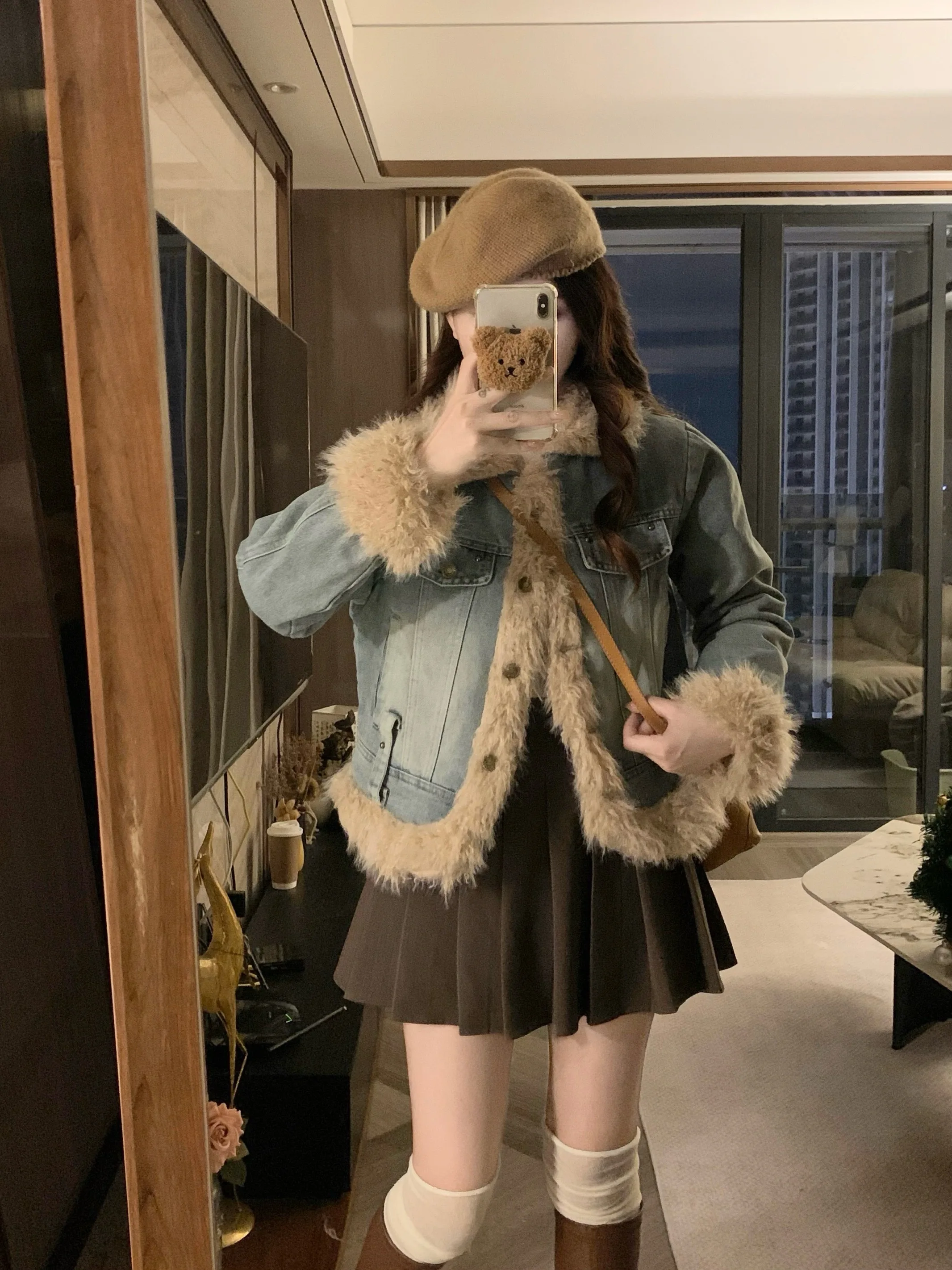 Джинсовое пальто с длинным рукавом, женский меховой плюшевый женский осенний лоскутный крой, элегантный консервативный стиль, городской жилет с воротником-стойкой в стиле пэчворк
Джинсовое пальто с длинным рукавом, женский меховой плюшевый женский осенний лоскутный крой, элегантный консервативный стиль, городской жилет с воротником-стойкой в стиле пэчворк