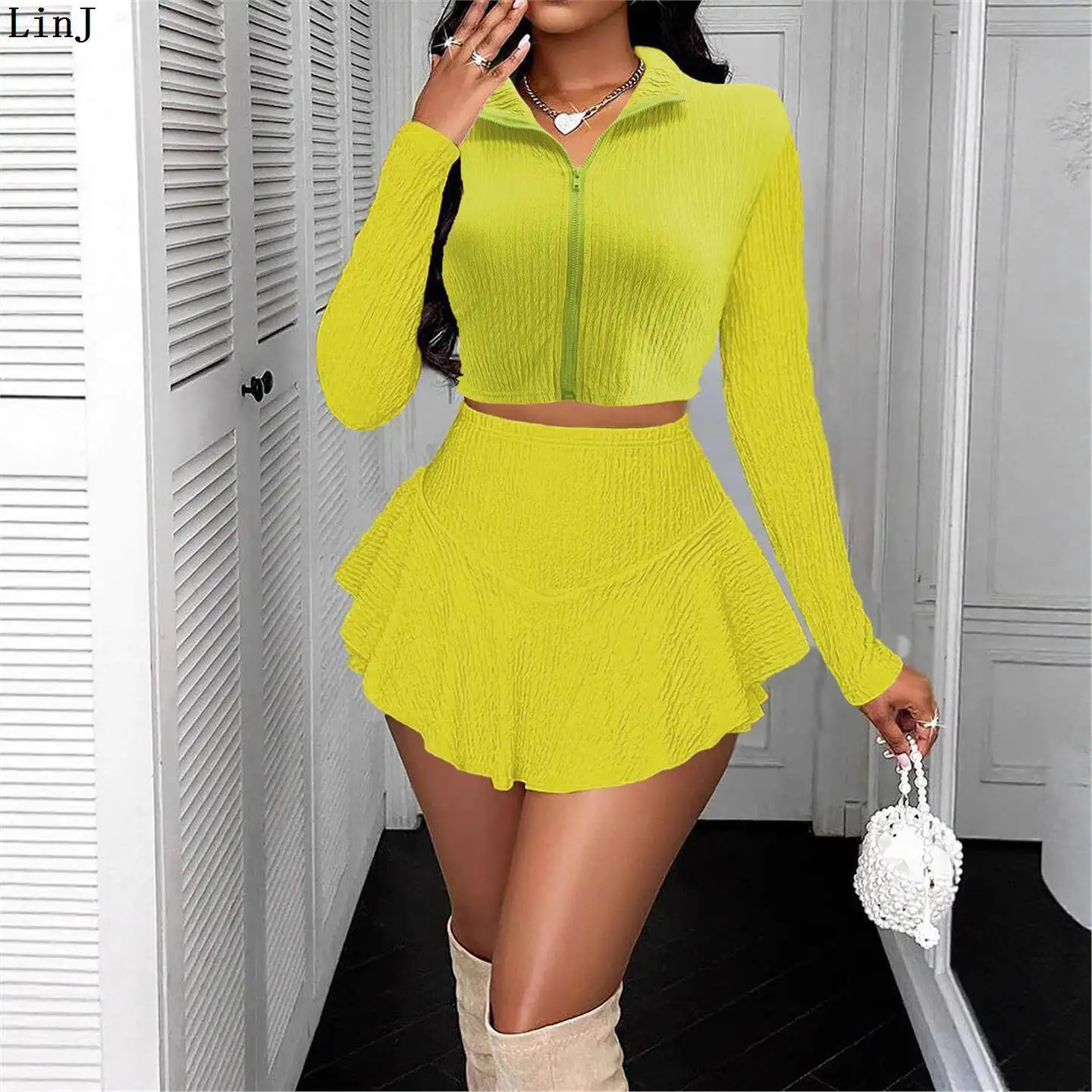 High-Waist Running Sportswear Two-Piece Set Integrated Zipper Short-Sleeve Small Collar Flip Women's Fashion Casual Outfit
High-Waist Running Sportswear Two-Piece Set Integrated Zipper Short-Sleeve Small Collar Flip Women's Fashion Casual Outfit