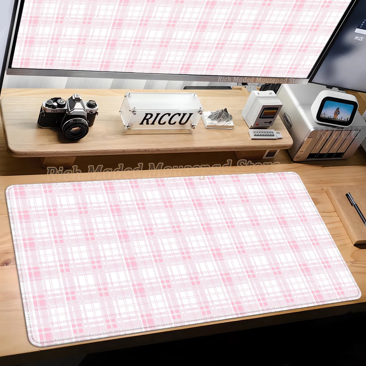 Large Mouse Pad For Desk Gaming Extended Mousepad Home Decort Pink Grid Mouse Pad Stitch Edge Non-Slip Rubber Base Deskpad Rug
Large Mouse Pad For Desk Gaming Extended Mousepad Home Decort Pink Grid Mouse Pad Stitch Edge Non-Slip Rubber Base Deskpad Rug
