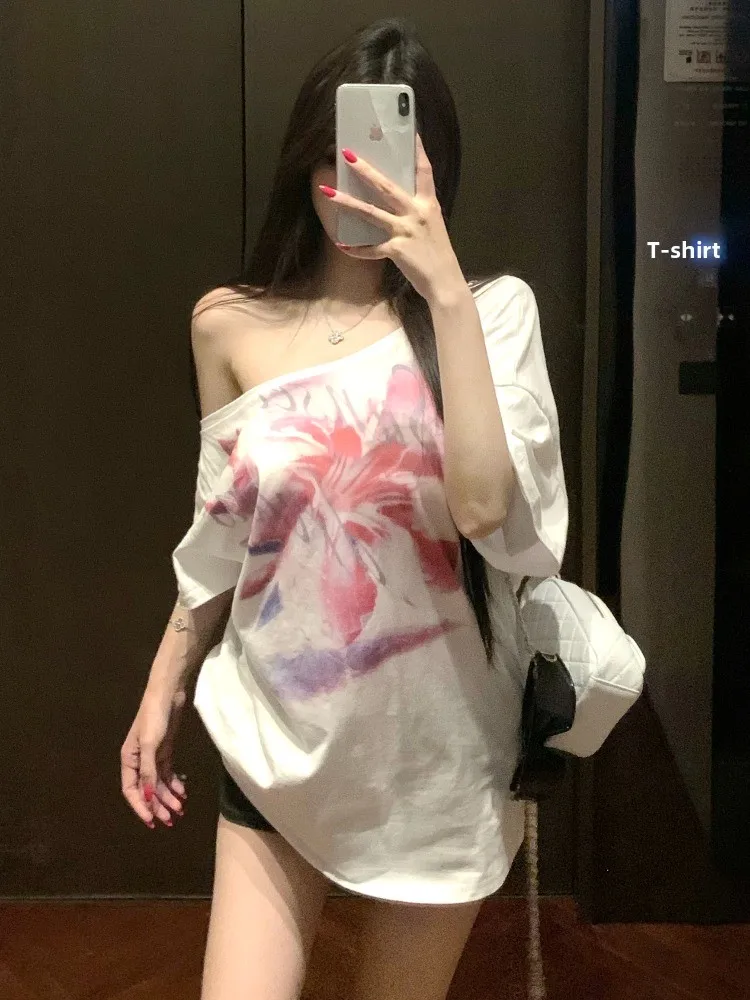Loose White Printed Short Sleeve T-Shirt Women's Summer American Casual Design Lazy Versatile Top Korean Style Commute Fashion
Loose White Printed Short Sleeve T-Shirt Women's Summer American Casual Design Lazy Versatile Top Korean Style Commute Fashion