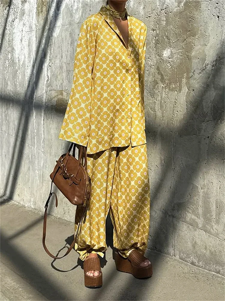 2025 Printed Commute 2 Piece-Set Women's Pants Contrast Elegant Cardigan Top And High Waist Straight Trousers Outfits
2025 Printed Commute 2 Piece-Set Women's Pants Contrast Elegant Cardigan Top And High Waist Straight Trousers Outfits