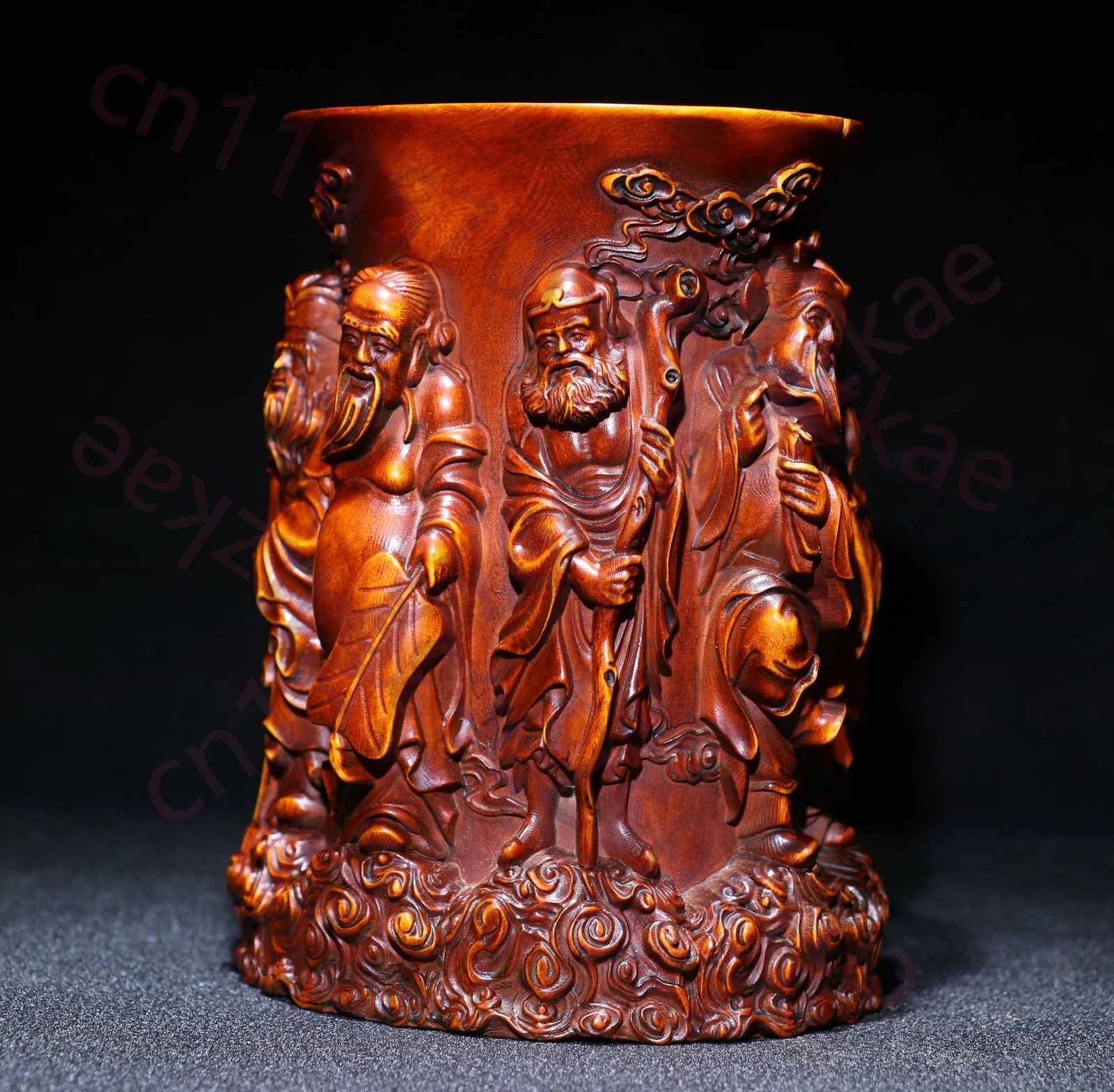 5,1-дюймовая китайская подставка для кистей из натурального боксвуда с ручной резьбой в виде Восьми бессмертных.
5,1-дюймовая китайская подставка для кистей из натурального боксвуда с ручной резьбой в виде Восьми бессмертных.