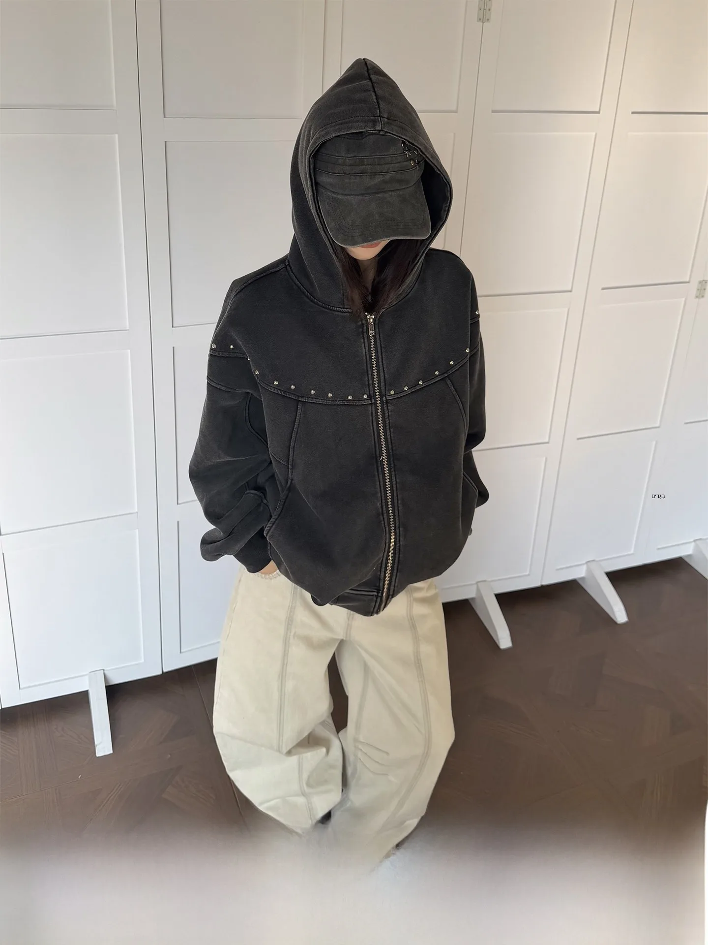 Don Cry American Retro Washed Rivet Hooded Open Cardigan Sweatshirt Jacket Loose Fit Unisex Spring Fashion Cotton Polyester
Don Cry American Retro Washed Rivet Hooded Open Cardigan Sweatshirt Jacket Loose Fit Unisex Spring Fashion Cotton Polyester