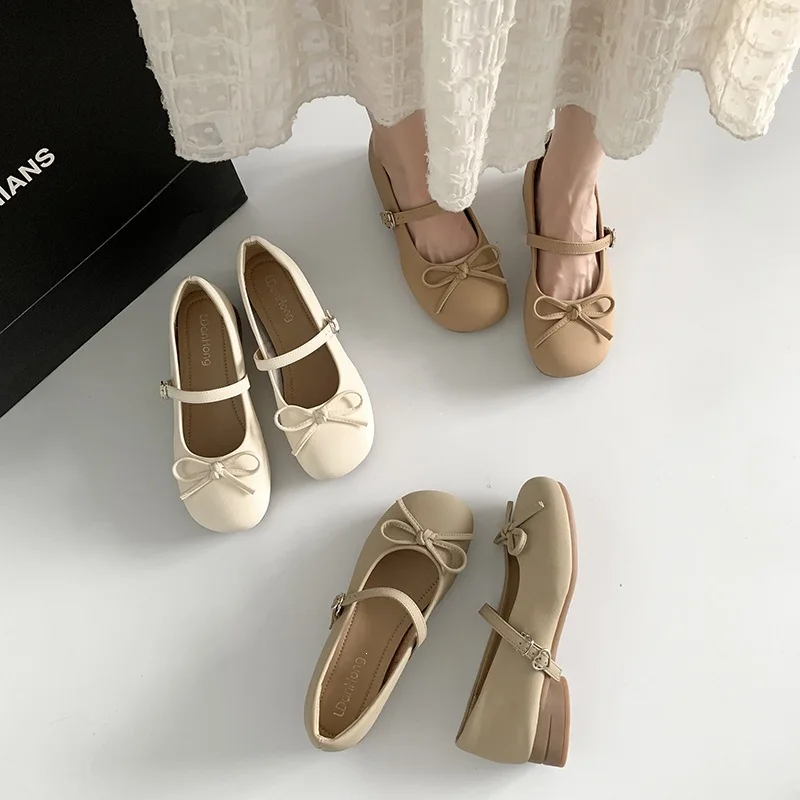 Women Mary Jane Shoes Classic Round Head Thick Heel Small Leather Shoes Shallow Mouth Single Shoe Sweet Style Bow Jk Skirt Shoes
Women Mary Jane Shoes Classic Round Head Thick Heel Small Leather Shoes Shallow Mouth Single Shoe Sweet Style Bow Jk Skirt Shoes