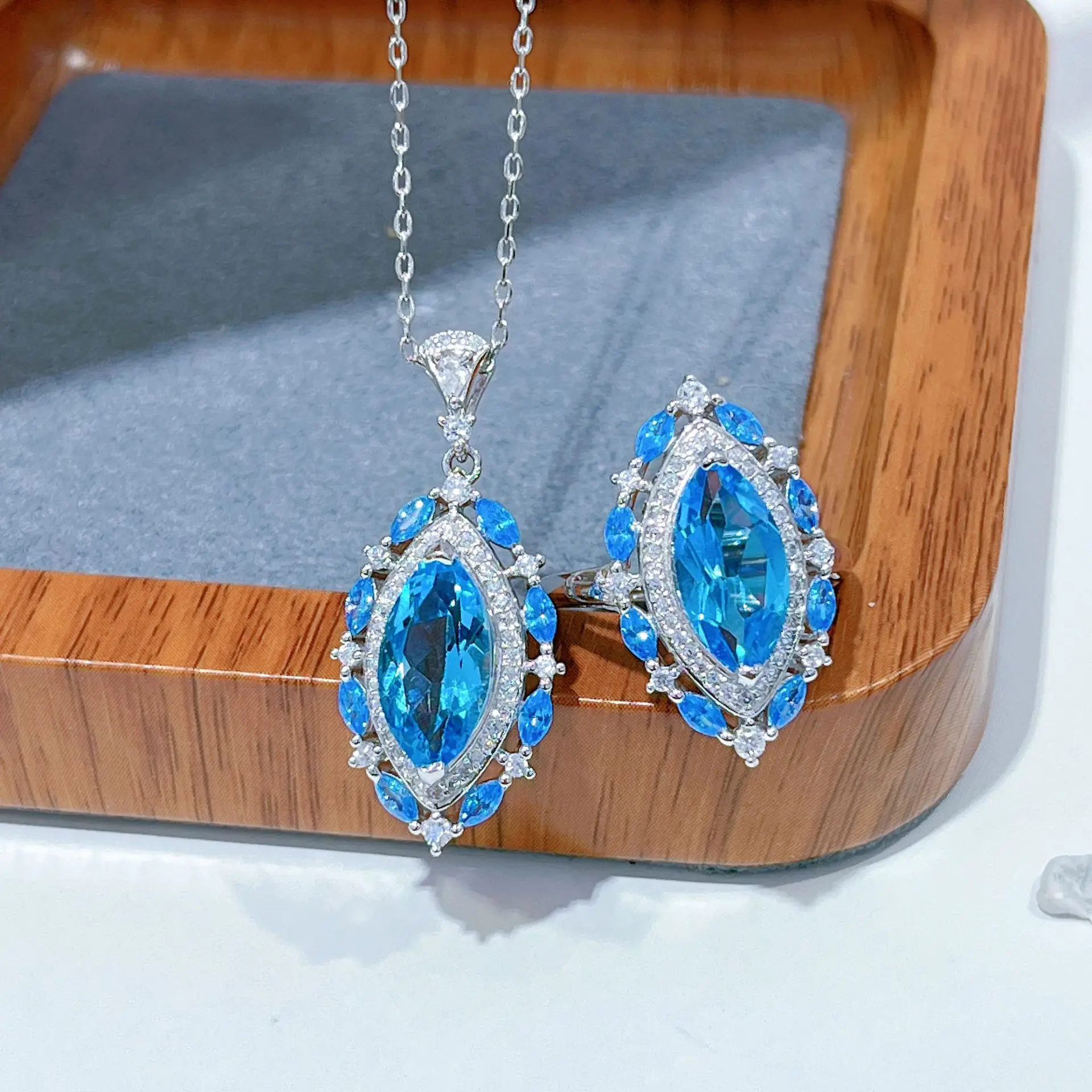 Swiss Blue Topaz Jewelry Set White Gold Plated, S925 Silver Ring Necklace Suite
Swiss Blue Topaz Jewelry Set White Gold Plated, S925 Silver Ring Necklace Suite