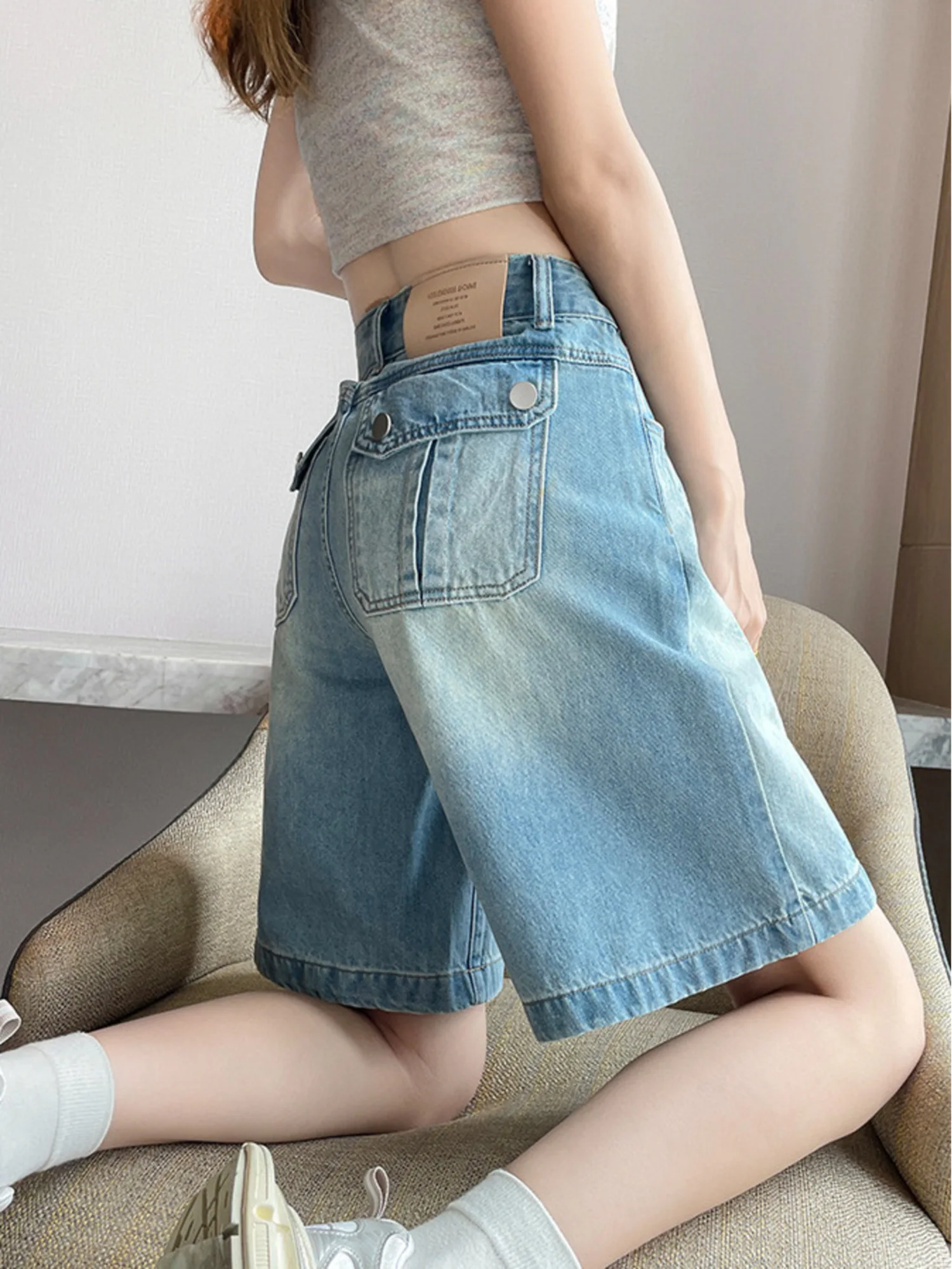 Women's High Waist Denim Jorts Wide Leg Loose Fit Knee Length Straight Shorts with Flap Pockets Y2K Summer Streetwear 2026
Women's High Waist Denim Jorts Wide Leg Loose Fit Knee Length Straight Shorts with Flap Pockets Y2K Summer Streetwear 2026