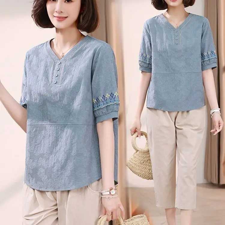 Mom's Summer T-shirt Stylish for Middle Aged and Elderly Women Short-sleeved Tops for Summer
Mom's Summer T-shirt Stylish for Middle Aged and Elderly Women Short-sleeved Tops for Summer