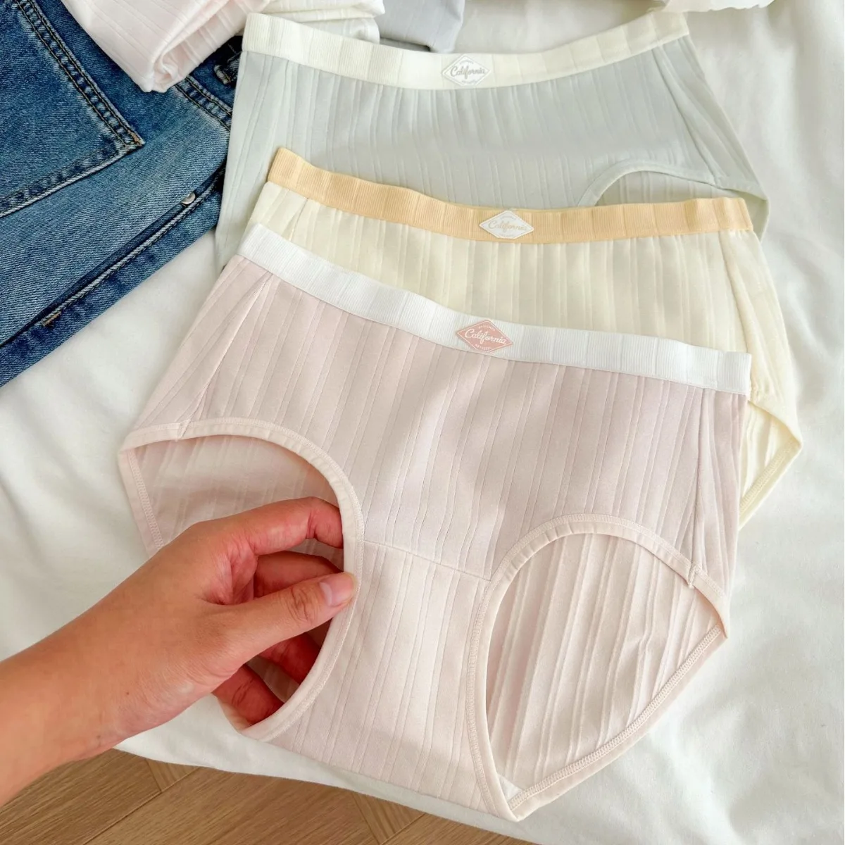White Moonlight, Cloud, Skin-friendly, Sweet Women's Underwear, Light Sports, Fresh Color Briefs, 7A, Bacteriostatic 50 Cotton,
White Moonlight, Cloud, Skin-friendly, Sweet Women's Underwear, Light Sports, Fresh Color Briefs, 7A, Bacteriostatic 50 Cotton,