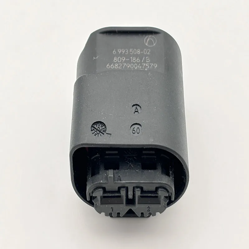 2 Pin Automotive Waterproof Connector 6993508-02 809-186/B 6682790047579 Horn Plug For BMW
2 Pin Automotive Waterproof Connector 6993508-02 809-186/B 6682790047579 Horn Plug For BMW