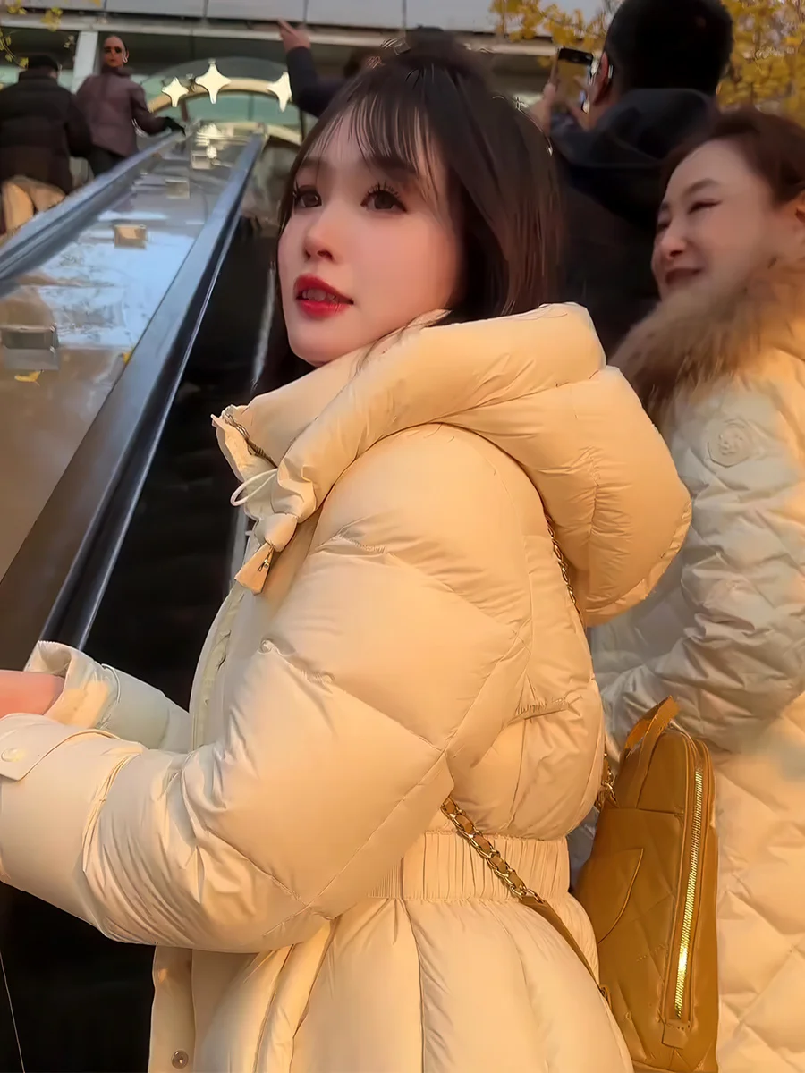 Women's White Du down Puffer Jaet Winter 2025 New Sle Loose Fit Warmth Hooded Waist-Cinching Casual Sle Coat
Women's White Du down Puffer Jaet Winter 2025 New Sle Loose Fit Warmth Hooded Waist-Cinching Casual Sle Coat