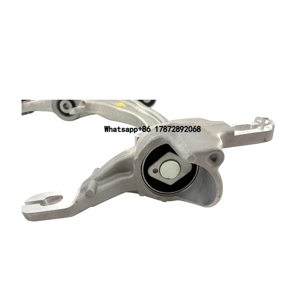 4633307001 4633309601 Front Lower Right Control Arm for G-CLASS W463 M177
4633307001 4633309601 Front Lower Right Control Arm for G-CLASS W463 M177