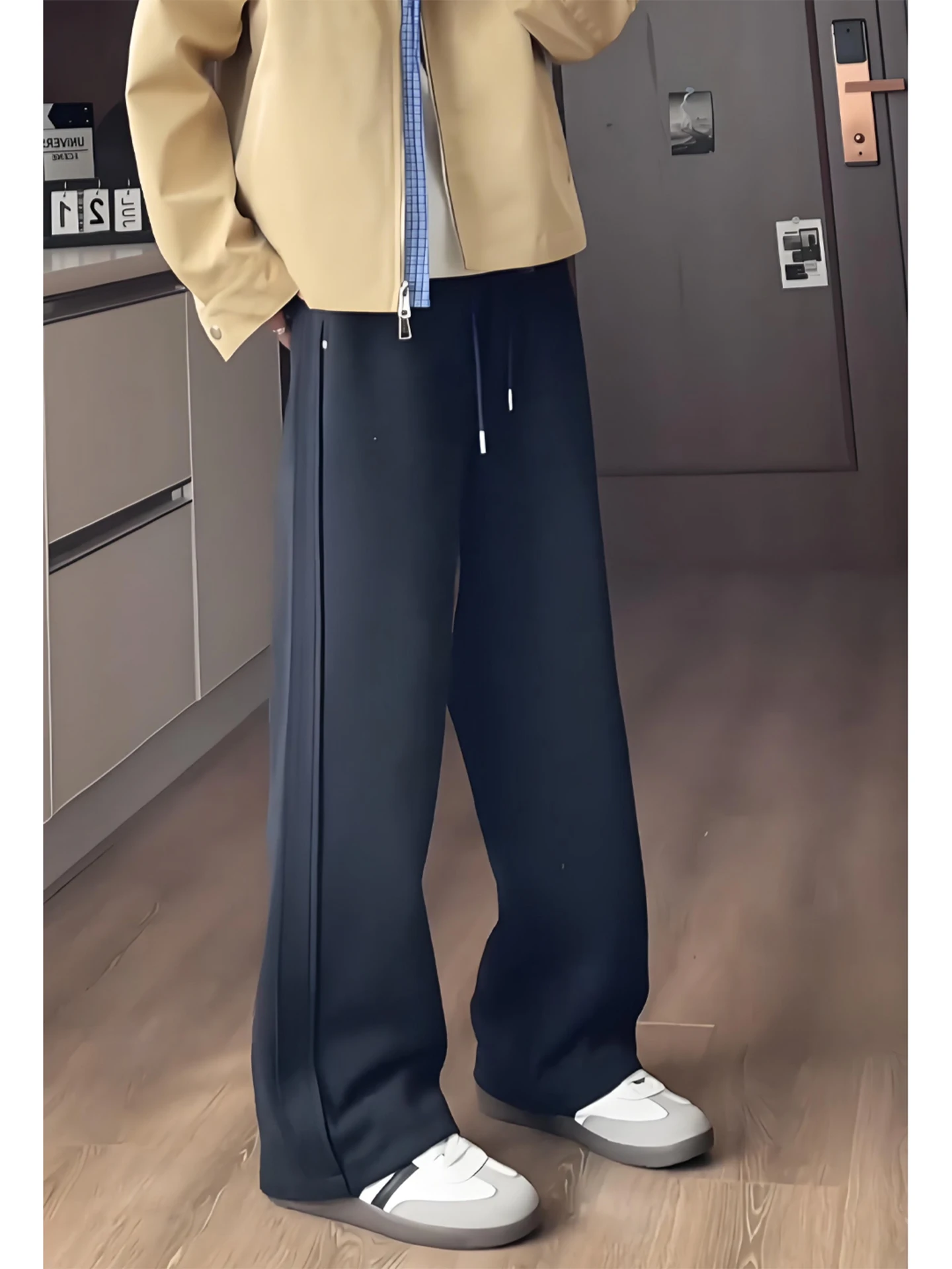 Bla American Sle Men's Sweatpants Autumn Straight Leg Wide Leg Knife Loose BF Lazy Sle Micro Flare Sports Pants
Bla American Sle Men's Sweatpants Autumn Straight Leg Wide Leg Knife Loose BF Lazy Sle Micro Flare Sports Pants