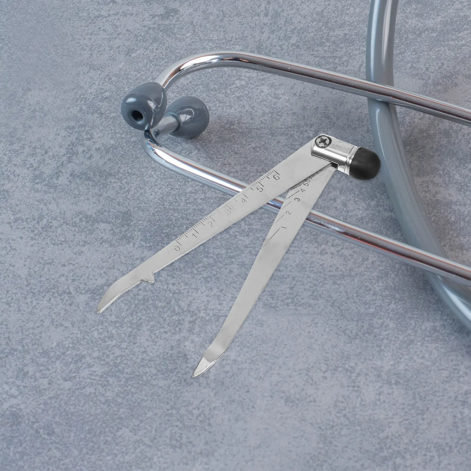 Stainless Steel Reflex Hammer with Built-in Scale for Neurological Examination Portable Diagnostic Tool Clinical
Stainless Steel Reflex Hammer with Built-in Scale for Neurological Examination Portable Diagnostic Tool Clinical