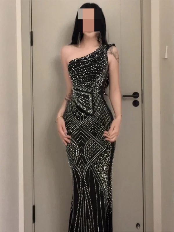 Pure Desire Style Black Diamond Embellished Heavy Work Off-Shoulder Waist-Cinching Long Dress for Women Summer New Arrival
Pure Desire Style Black Diamond Embellished Heavy Work Off-Shoulder Waist-Cinching Long Dress for Women Summer New Arrival