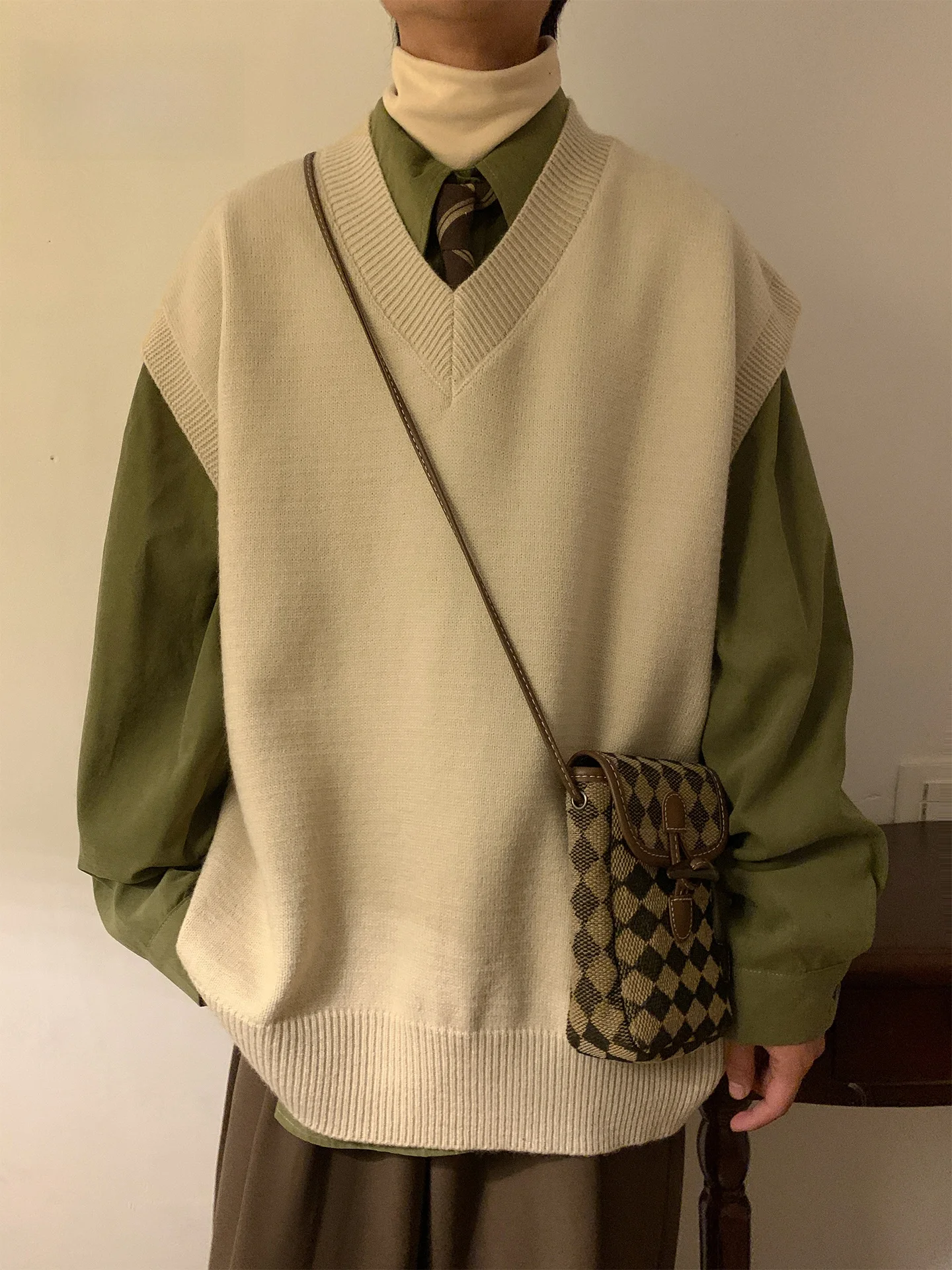 Warrior Svel Knitted Sweater Vest Men's Thiened Casual Sle V-Ne Warmth Youthful Leisure Fit for Autumn Winter
Warrior Svel Knitted Sweater Vest Men's Thiened Casual Sle V-Ne Warmth Youthful Leisure Fit for Autumn Winter