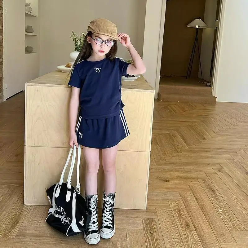 Girls' Summer Pure Cotton Skirt Set 2025 New Children's Short sleeved Sports Summer Skirt Half body Casual Two piece Set
Girls' Summer Pure Cotton Skirt Set 2025 New Children's Short sleeved Sports Summer Skirt Half body Casual Two piece Set