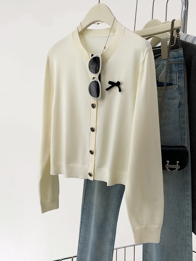 Elegant Women Knitted Cardigan Bow Cute Long Sleeve O-Neck Single Breasted Sweater Korean Style Short Coat Autumn New
Elegant Women Knitted Cardigan Bow Cute Long Sleeve O-Neck Single Breasted Sweater Korean Style Short Coat Autumn New
