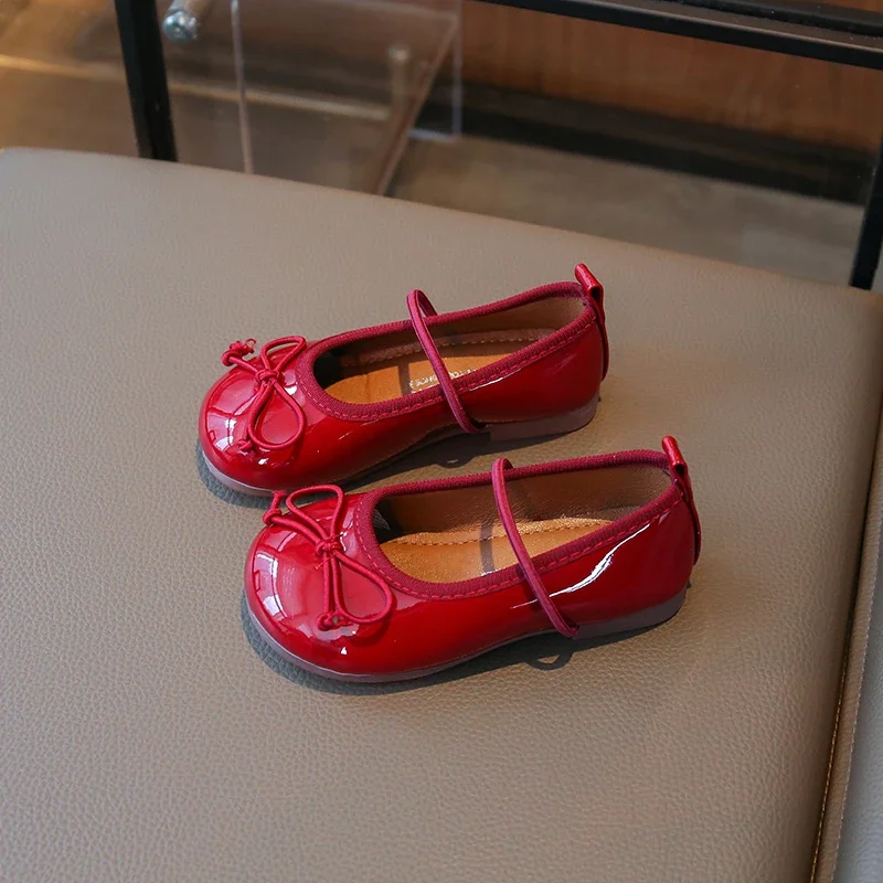 Spring Autumn Children Ballet Shoes Glossy Trend Girls Leather Shoes Soft Princess Versatile Kids Fashion Flat Loafers Classic
Spring Autumn Children Ballet Shoes Glossy Trend Girls Leather Shoes Soft Princess Versatile Kids Fashion Flat Loafers Classic