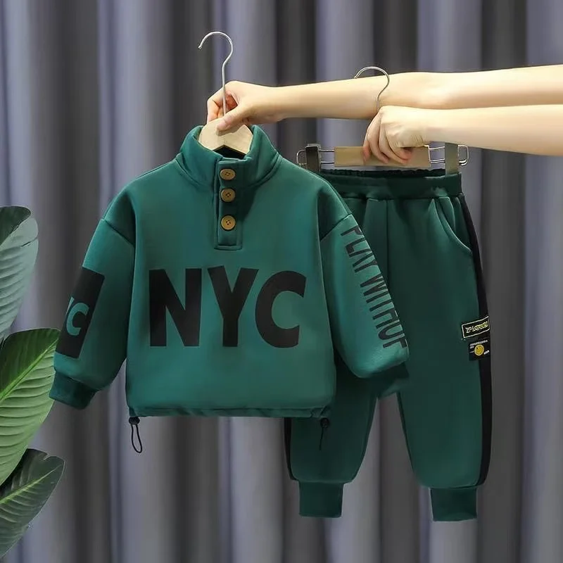 Children Autumn and Winter Boys' Baby Plush Set New Handsome Children's Sports and Leisure Sweater and Pants Boys' Two Piece Set
Children Autumn and Winter Boys' Baby Plush Set New Handsome Children's Sports and Leisure Sweater and Pants Boys' Two Piece Set