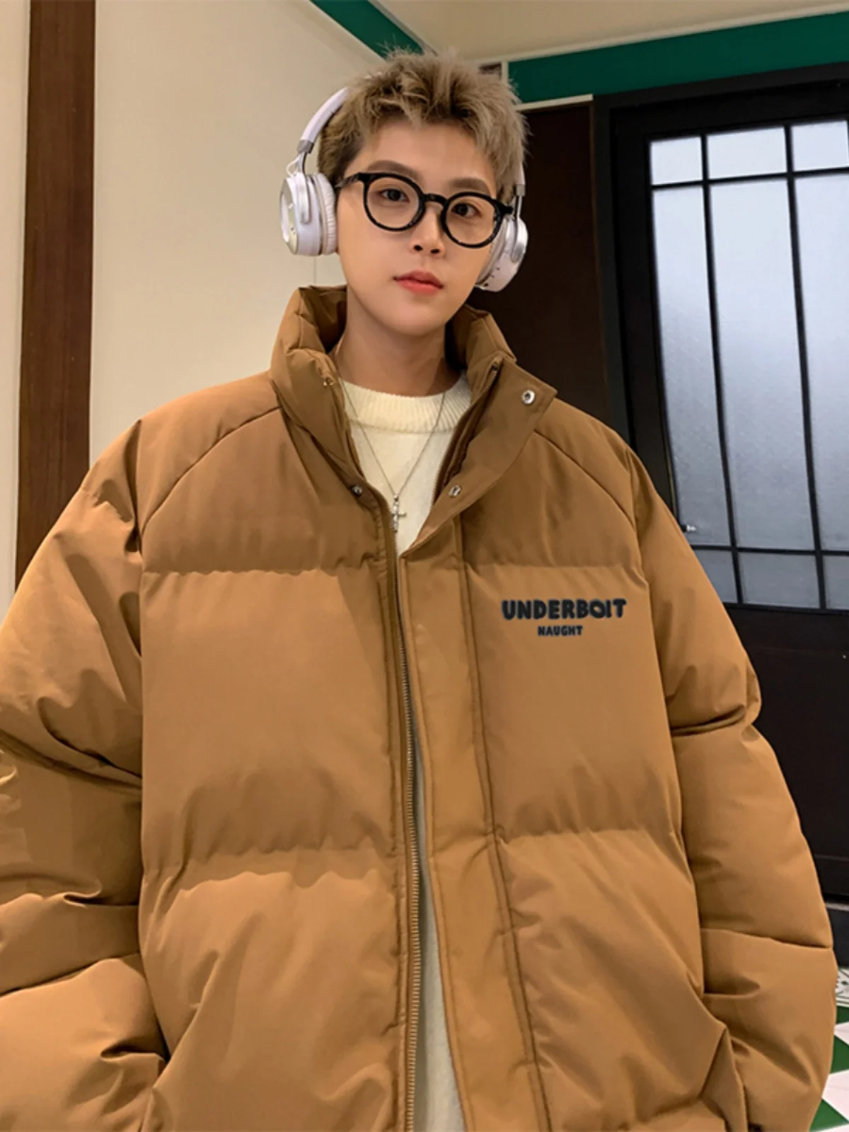 Oversize American Trendy Brown down Cotton Jaet Men's Winter Coat Retro High Street Thiened Cotton Padded Coat Warmth
Oversize American Trendy Brown down Cotton Jaet Men's Winter Coat Retro High Street Thiened Cotton Padded Coat Warmth