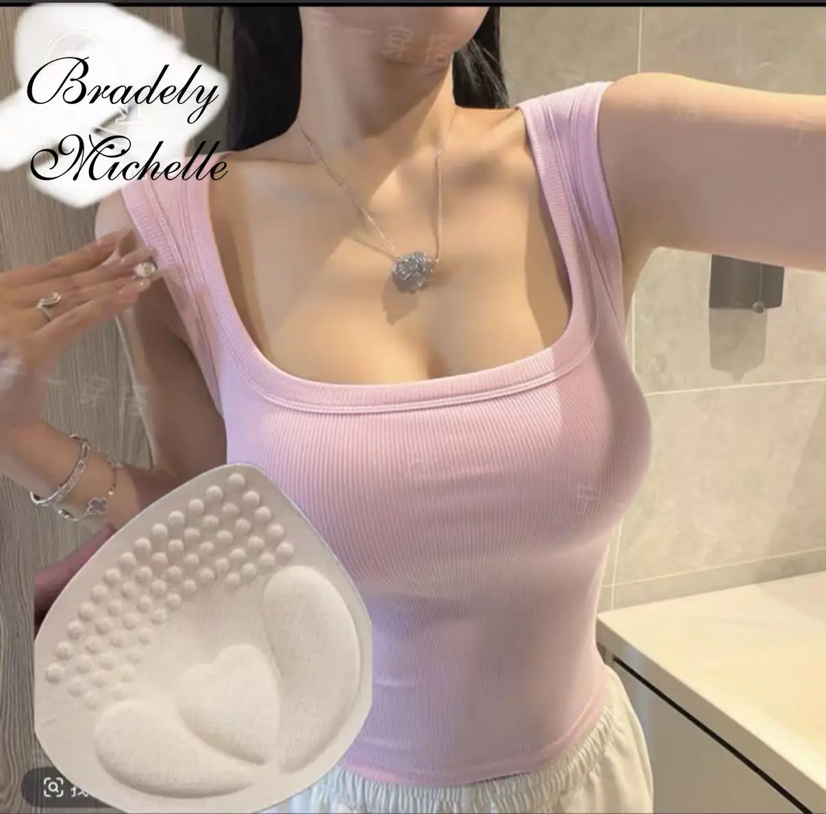 Women's Tank Top with Built-in Bra Square Neck Sleeveless Crop Top Padded Slim Fit Camisole for Daily Wear
Women's Tank Top with Built-in Bra Square Neck Sleeveless Crop Top Padded Slim Fit Camisole for Daily Wear