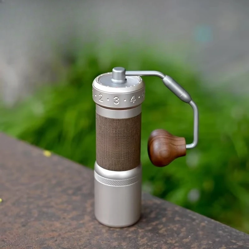1 portable manual coffee grinder 304 stainless steel adjustable 7-core burr for special coffee grinding
1 portable manual coffee grinder 304 stainless steel adjustable 7-core burr for special coffee grinding