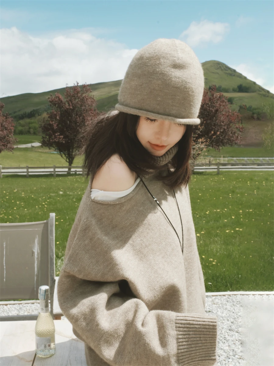 MOEROP Design Series Polar Fce Deconstructed High Ne oulder Bared Sweater Versatile Knittedwear Commute Sle Loose Fit
MOEROP Design Series Polar Fce Deconstructed High Ne oulder Bared Sweater Versatile Knittedwear Commute Sle Loose Fit