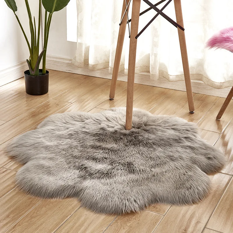 European plum blossom carpet plush carpet household covered living room decoration bedroom window
European plum blossom carpet plush carpet household covered living room decoration bedroom window