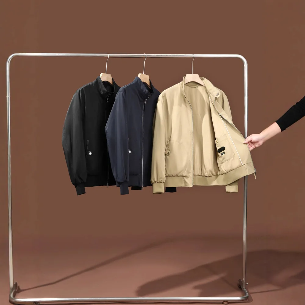 Classic Briti Sle Men's Windproof Waterproof Faionable Stand Collar Jaet Versatile Outerwear for Autumn Season
Classic Briti Sle Men's Windproof Waterproof Faionable Stand Collar Jaet Versatile Outerwear for Autumn Season